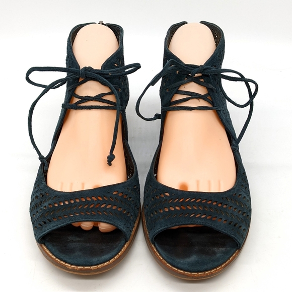 Vince Camuto Shoes - Vince Camuto Remme Suede Blue Laser Cut Sandals, Women's Size 9
